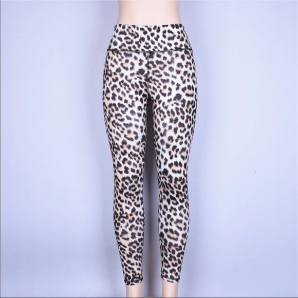 RESTOCKED! Best Seller Leopard Printed Leggings - Picture 7 of 8